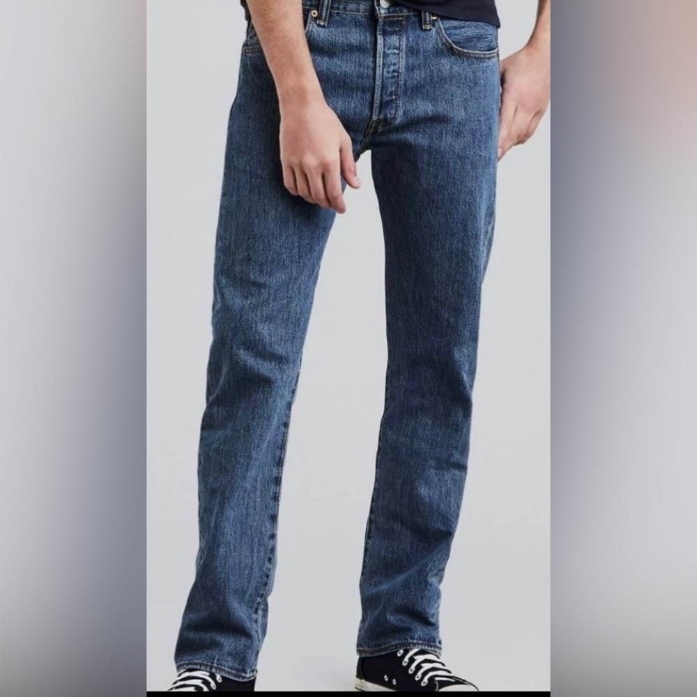 Dark wash Levi 501 Jeans 31x30